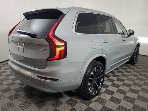 Used 2025 Volvo XC90 B6 Plus image 8