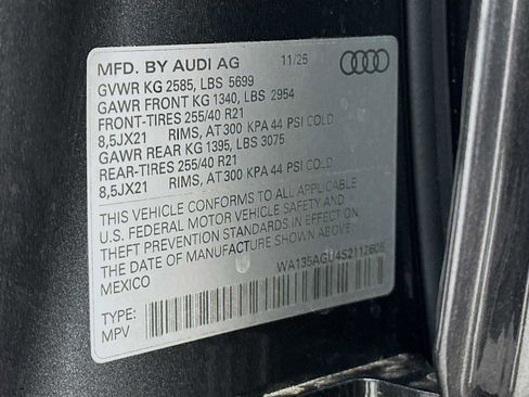 New 2025 Audi SQ5 Prestige image 31