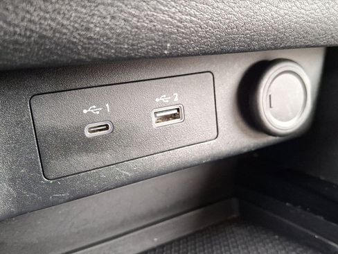 Certified 2023 Nissan Rogue SV image 24