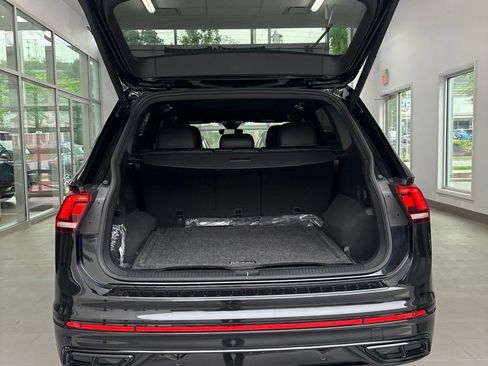 Used 2024 Volkswagen Tiguan SE R-Line AWD/4WD image 26