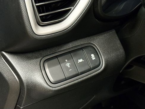 Used 2021 Hyundai Venue SE FWD image 14