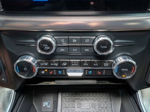 Used 2024 Ford F150 Platinum w/ Equipment Group 703A Plus image 31