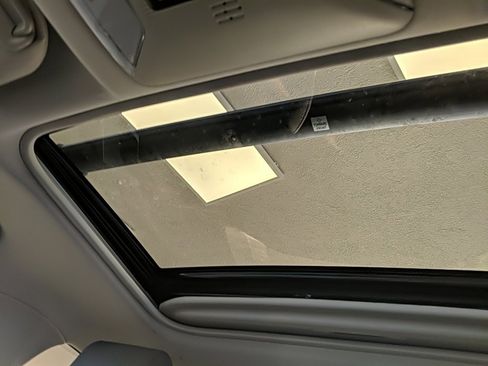 Used 2021 Toyota RAV4 XLE w/ Convenience Package image 30