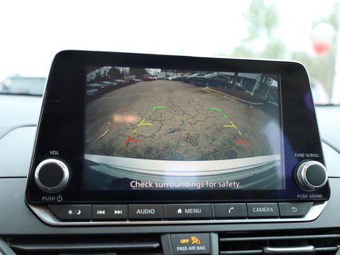 Used 2024 Nissan Altima 2.5 SV image 31