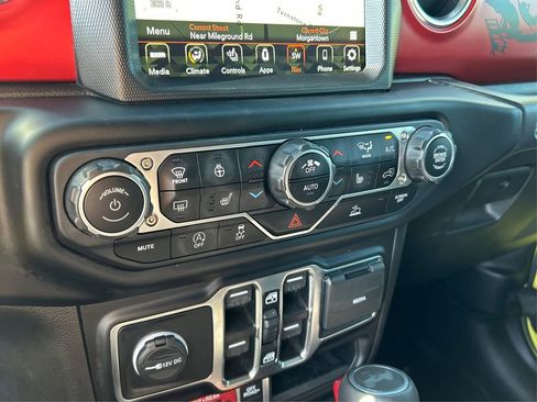 Certified 2023 Jeep Wrangler Unlimited Rubicon w/ Cold Weather Group image 30