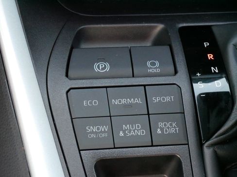 Certified 2025 Toyota RAV4 XLE AWD/4WD image 28