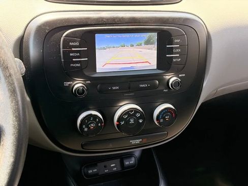 Used 2019 Kia Soul FWD image 14