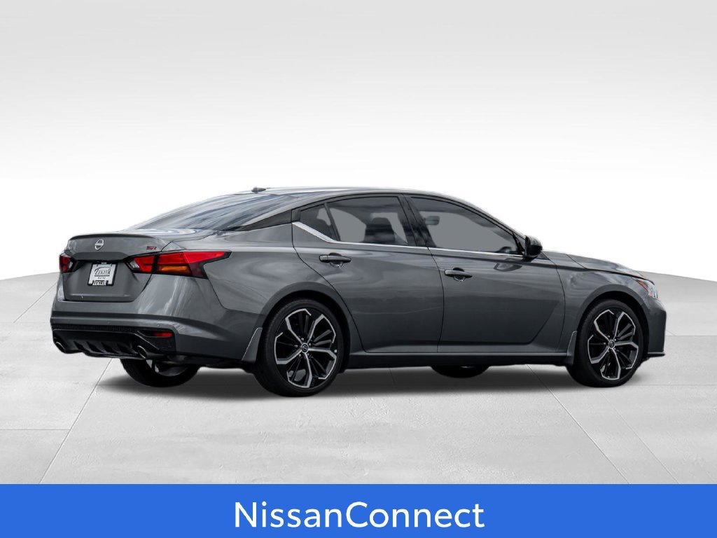 Used 2024 Nissan Altima 2.5 SR w/ SR Premium Package FWD image 7