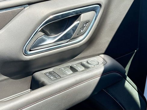 Used 2022 Chevrolet Suburban RST w/ Luxury Package image 15