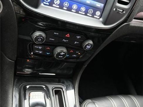 Used 2022 Chrysler 300 S image 25