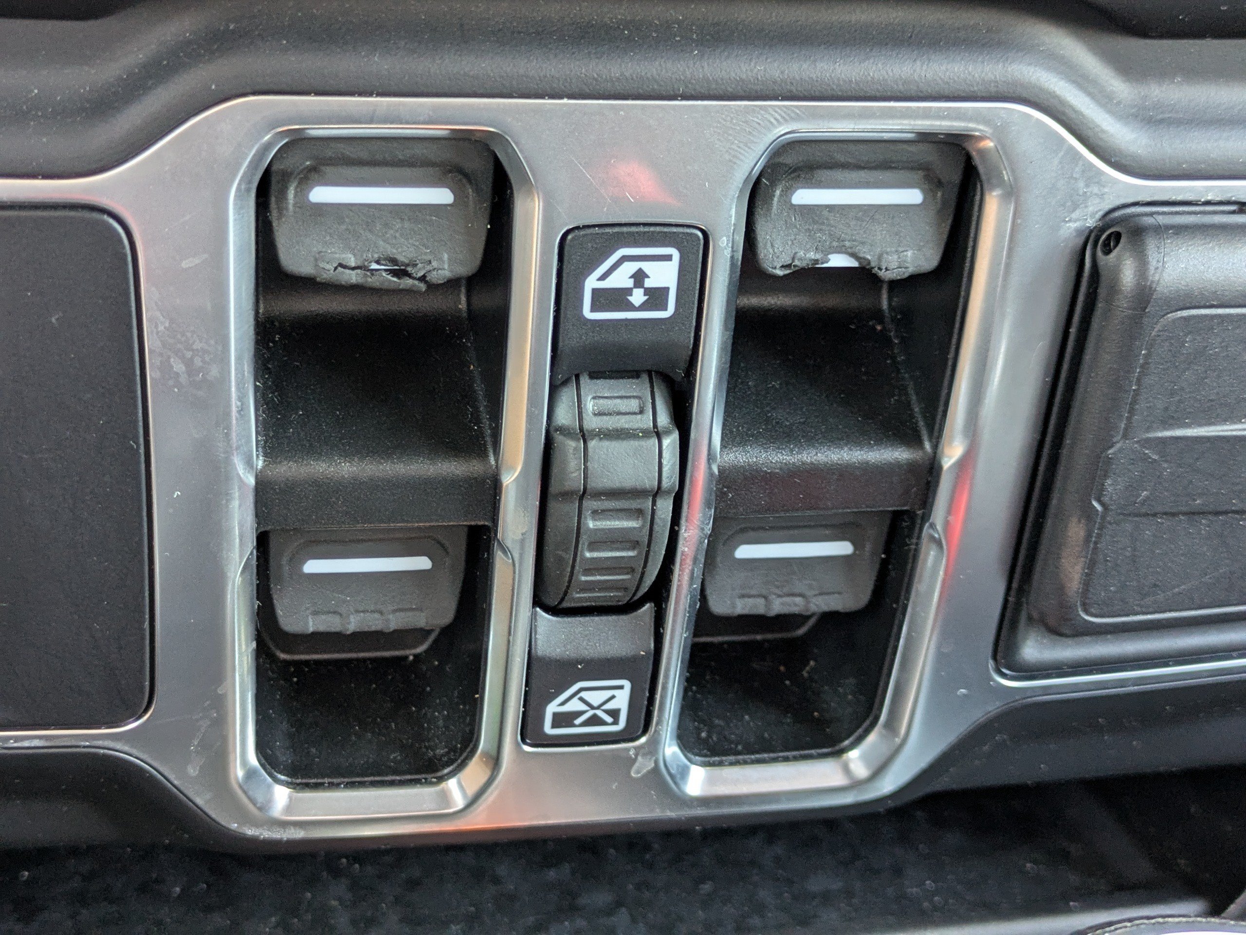 Used 2023 Jeep Wrangler Unlimited AWD/4WD image 25