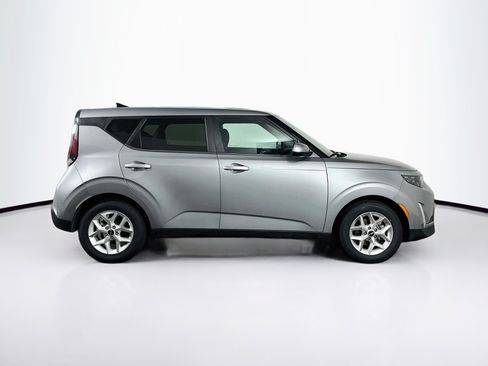 Used 2024 Kia Soul LX w/ Option Group 015 FWD image 10