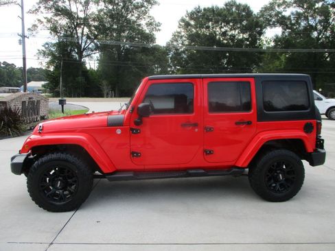 Used 2013 Jeep Wrangler Unlimited Sahara w/ Trailer Tow Group AWD/4WD image 24