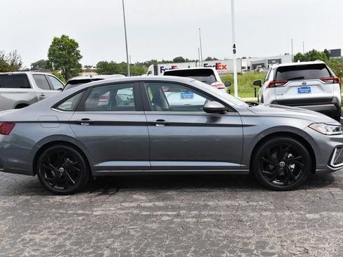 Certified 2026 Volkswagen Jetta SE w/ Black Wheel Package FWD image 5