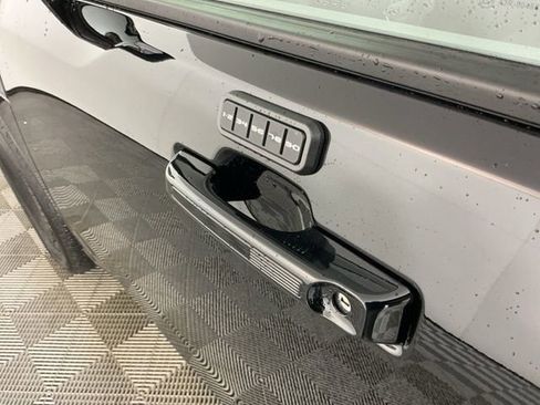 Used 2025 Ford Maverick Lobo AWD/4WD image 12