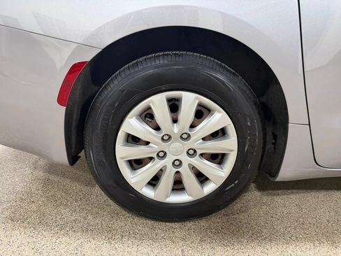 Used 2021 Chrysler Voyager L FWD image 61