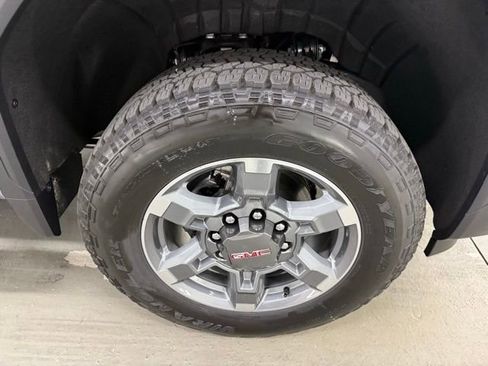 New 2026 GMC Sierra 2500 SLT w/ SLT Premium Package image 4