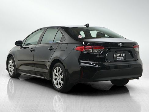 Used 2023 Toyota Corolla LE image 3
