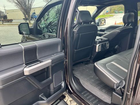 Used 2018 Ford F150 Platinum w/ Equipment Group 701A Luxury image 12