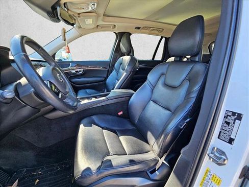 Used 2017 Volvo XC90 T6 Momentum w/ Vision Package image 12