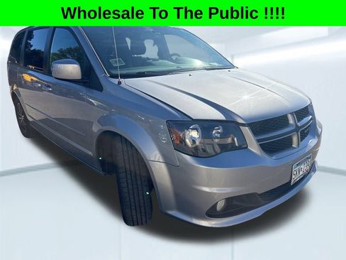 Used 2017 Dodge Grand Caravan GT image 2