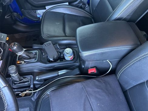 Used 2019 Jeep Wrangler Unlimited Sahara image 17