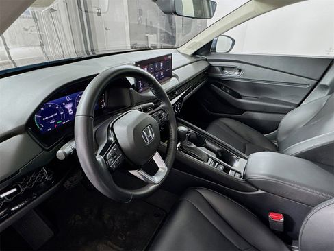 Used 2023 Honda Accord Touring image 7