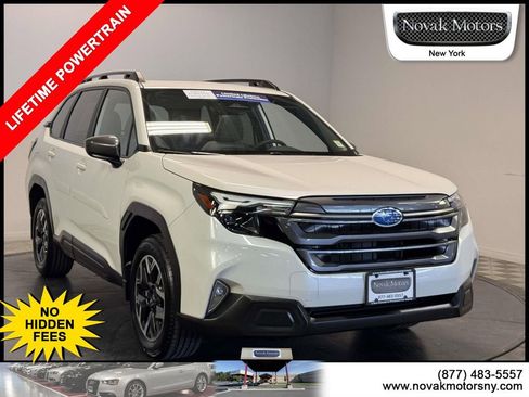 Used 2025 Subaru Forester Premium AWD/4WD image 1