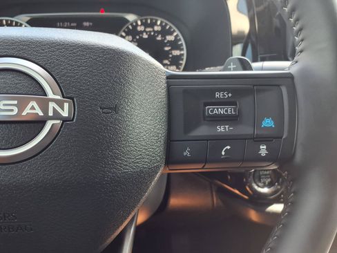Used 2026 Nissan Pathfinder SV w/ SV Premium Package FWD image 19