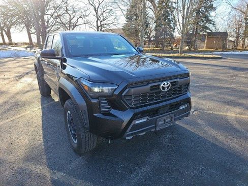 Used 2024 Toyota Tacoma TRD Off-Road image 8