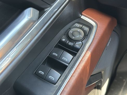 Used 2024 GMC Sierra 2500 Denali Ultimate AWD/4WD image 18