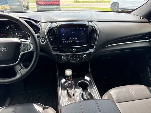 Used 2023 Chevrolet Traverse RS image 21