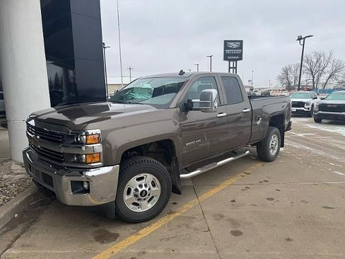 Used 2015 Chevrolet Silverado 2500 LT w/ LT Convenience Package image 1
