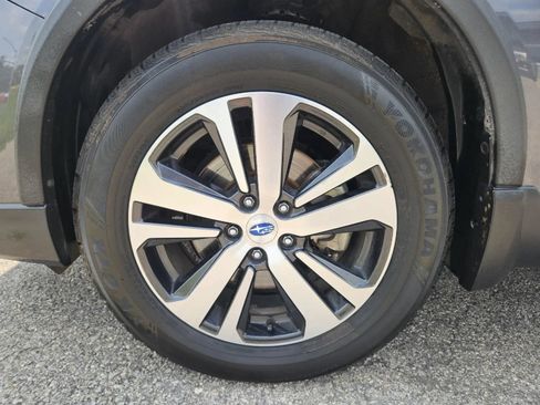 Used 2018 Subaru Outback 3.6R Limited AWD/4WD image 9