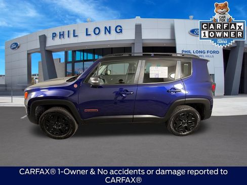Used 2018 Jeep Renegade Trailhawk AWD/4WD image 2