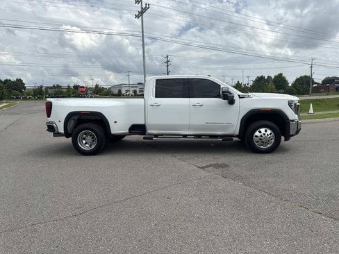 Used 2024 GMC Sierra 3500 SLT w/ SLT Premium Package AWD/4WD image 4