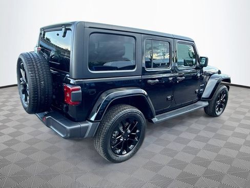 Used 2023 Jeep Wrangler Unlimited Sahara w/ Cold Weather Group AWD/4WD image 6