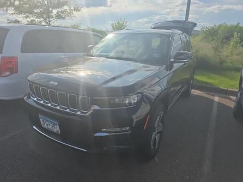 Used 2023 Jeep Grand Cherokee Limited w/ Trailer Tow Prep Group (B) AWD/4WD image 19