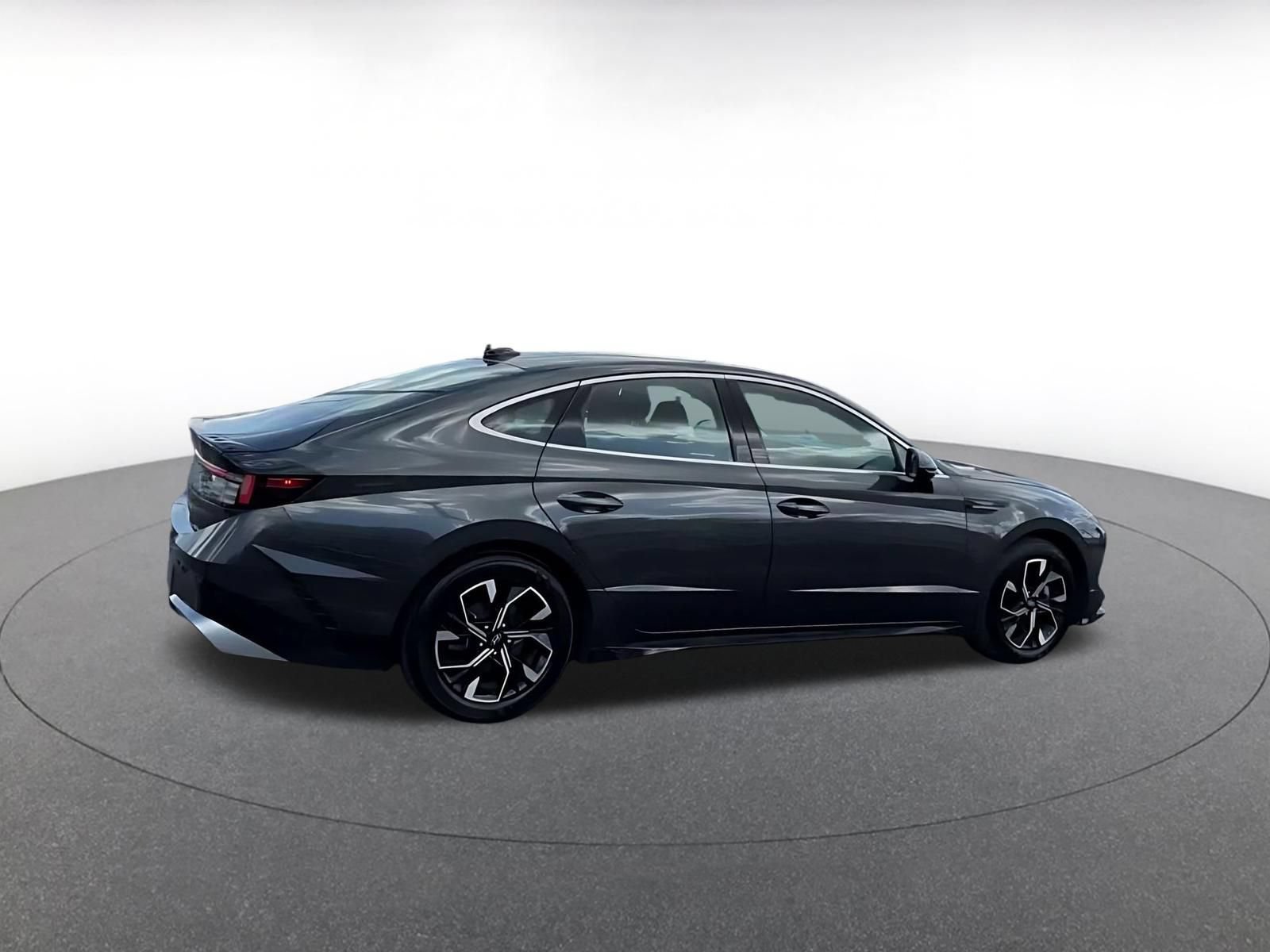 Used 2025 Hyundai Sonata SEL FWD image 13