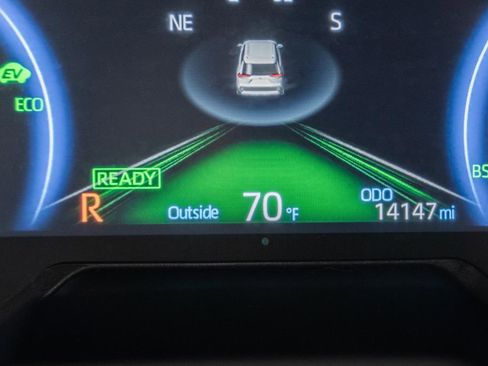 Used 2025 Toyota RAV4 XLE AWD/4WD image 42