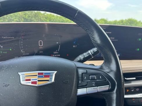 Used 2025 Cadillac XT4 Premium Luxury FWD image 14