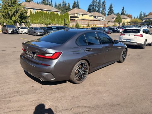Used 2020 BMW 330i Sedan w/ M Sport Package RWD image 4