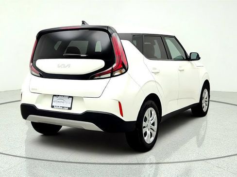 Used 2025 Kia Soul LX FWD image 5