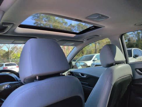 Used 2021 Hyundai Kona Limited w/ Cargo Package image 23