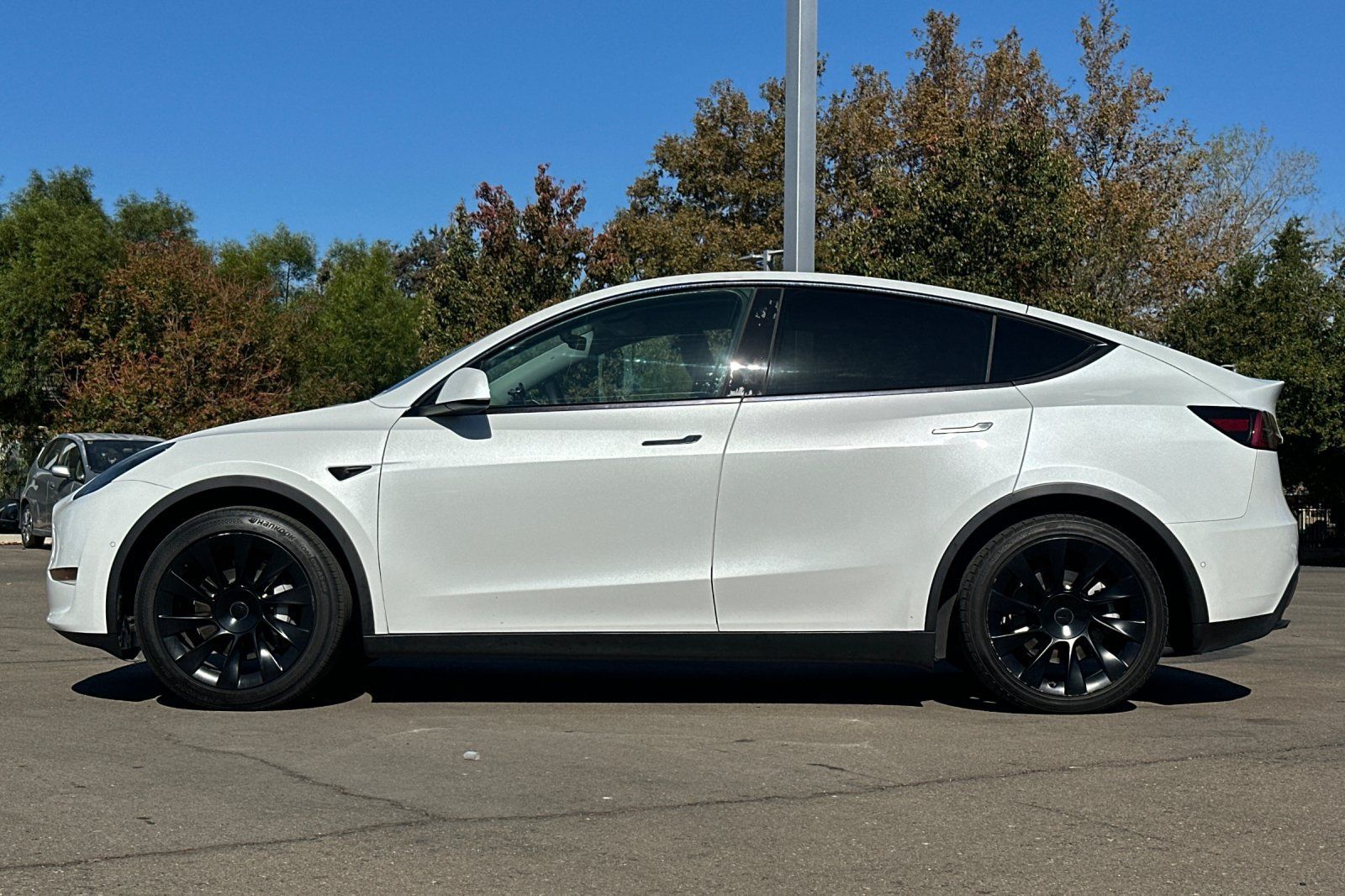 Used 2022 Tesla Model Y Long Range AWD/4WD image 7