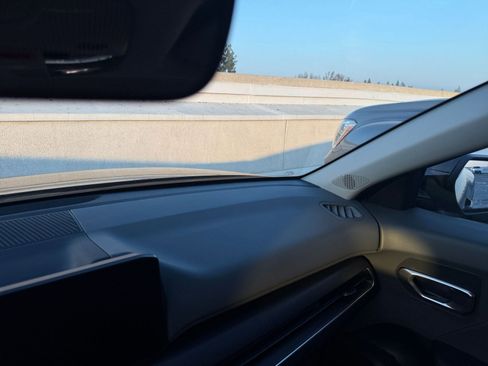 Used 2025 Kia K4 LXS image 37