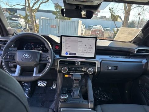 Used 2024 Toyota Tacoma TRD Sport image 14