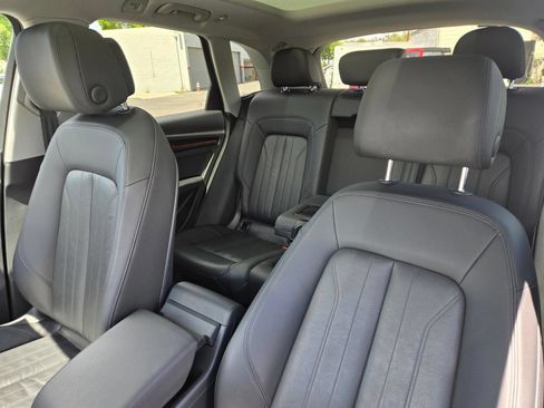 Used 2018 Audi Q5 Prestige w/ Prestige Package AWD/4WD image 14