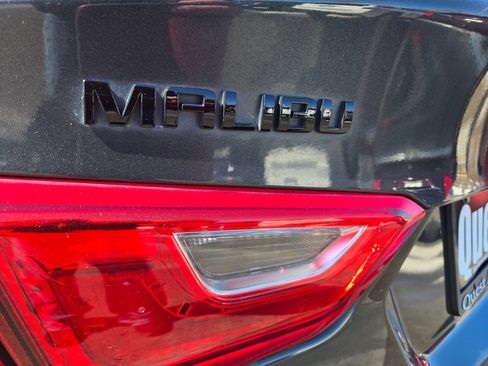 Used 2018 Chevrolet Malibu Hybrid Sedan 4D w/ Leather Package image 21