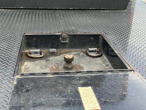 Used 2018 Ford F650 2WD Crew Cab Super Duty image 12